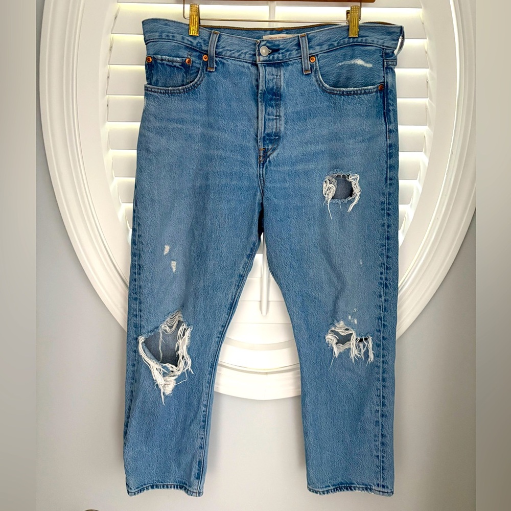 Levi’s wedgie straight high waist ankle crop distressed denim jeans sz 32